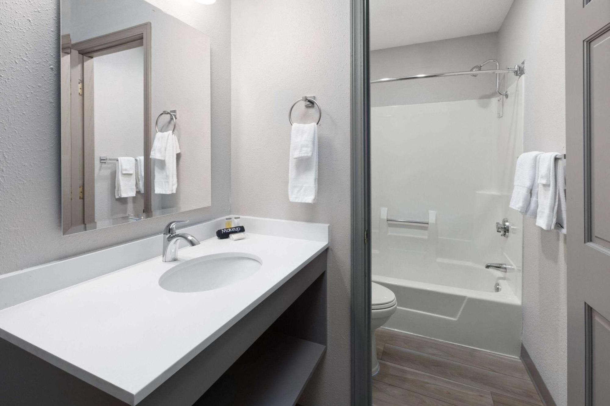 Days By Wyndham Hotel 2*